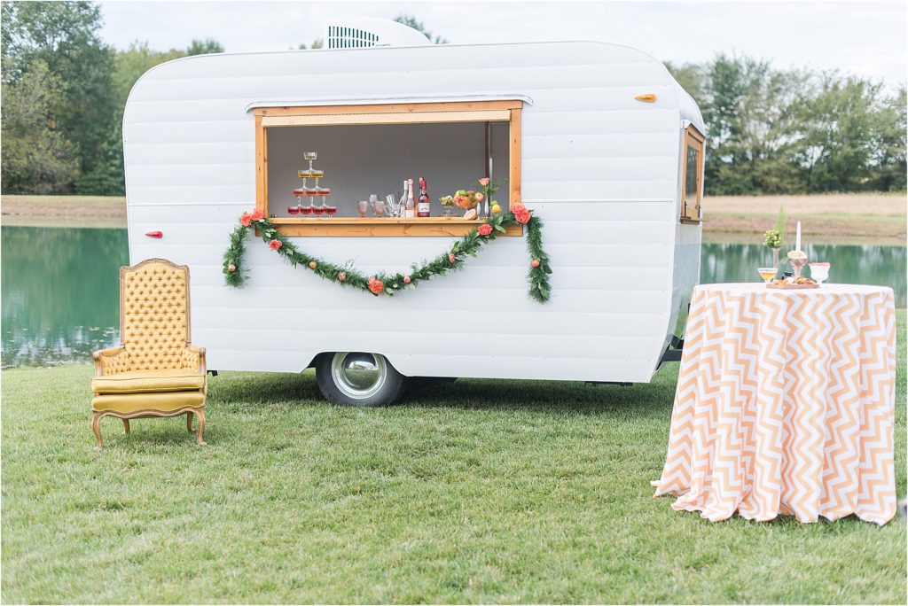 camper bar, caravan - Emerson Fields Spring Wedding