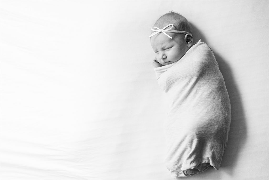 b&w newborn photo