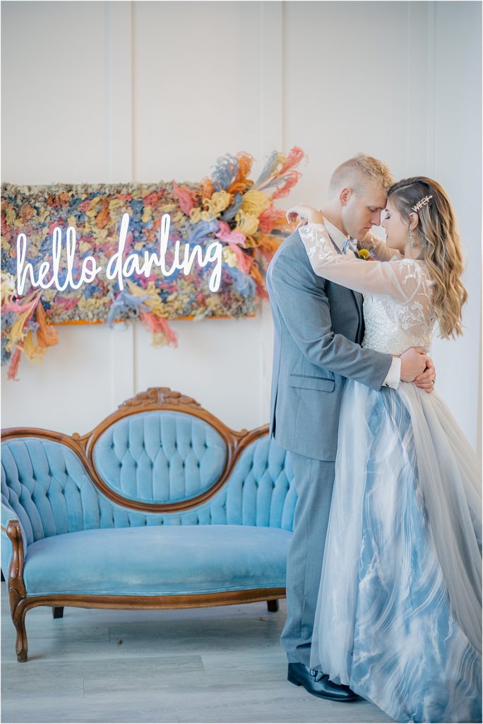 White Iron Ridge Bright, Colorful, Neon Wedding Inspiration Kansas City, MO | Kelsey Alumbaugh Photgraphy | #2021weddingsinspiration #brightcolorfulweddings #neonweddingsigns #kcmoweddings #whiteironridgeweddings