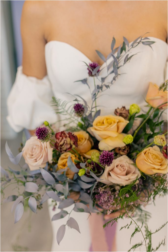 White Iron Ridge Modern Mauve Wedding Inspiration | Kelsey Alumbaugh Photography | #whiteironridge #whiteironridgeweddings #kcweddings #kansascitywedding #kcweddingvenue