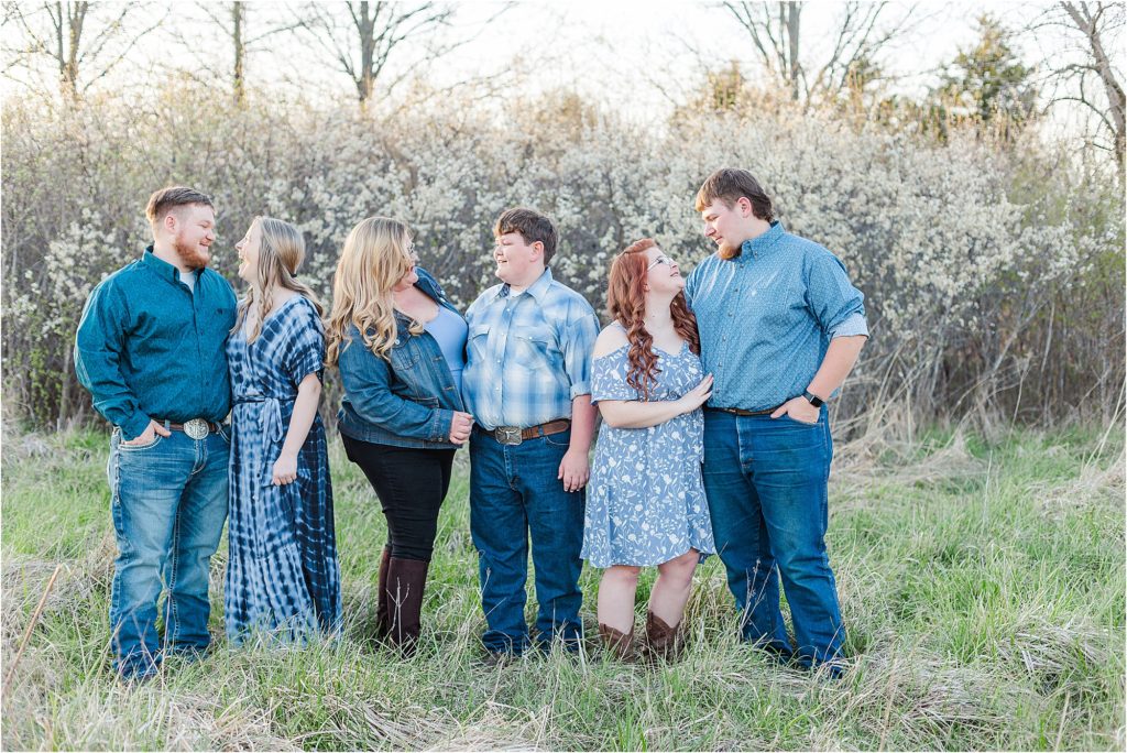 Bellis family | Spring mini sessions 2021 | Kelsey Alumbaugh Photography | #Kcfamilyphotos #springminisessions 