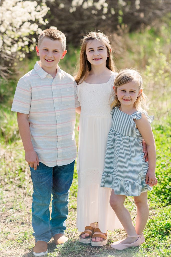 Harrington Family | Spring family photos 2021 mini sessions | Kelsey Alumbaugh Photography | #kcfamilyphotos #familyphotographer #springphotos #springfamilyphotos