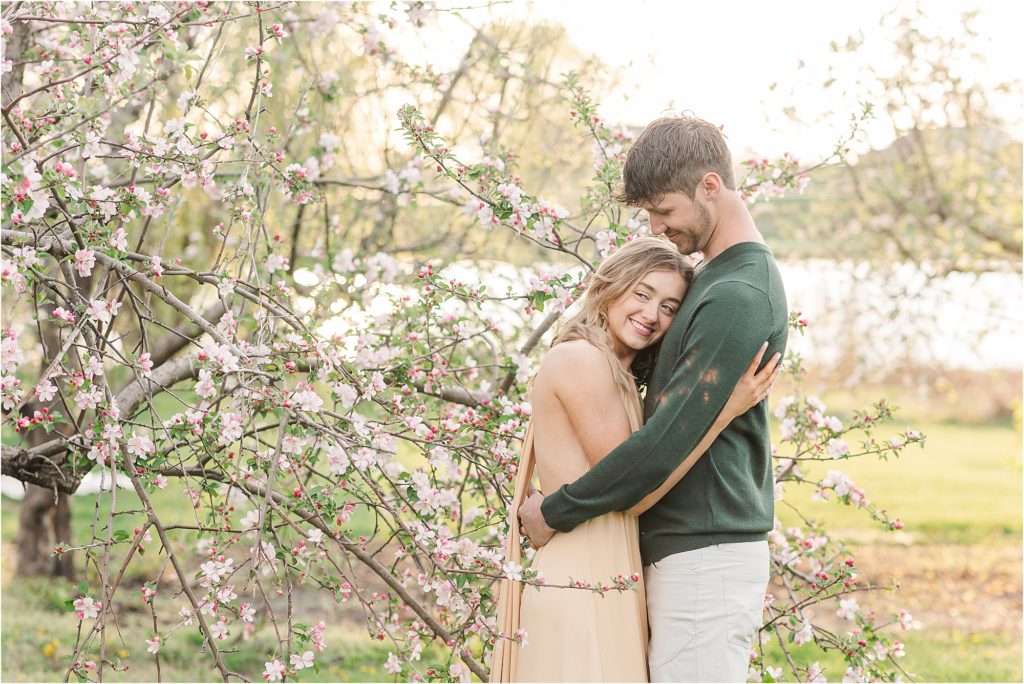 Sydney + Dawson | Cider Hill Family Orchard apple blossom couples photos | Kelsey Alumbaugh Photography | #appleblossomsession #springcouplesphotos #engagementphotos #appleblossoms #kcappleblossom