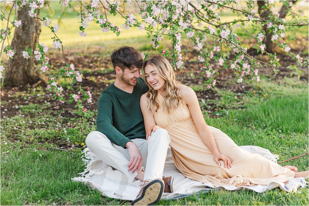 Sydney + Dawson | Cider Hill Family Orchard apple blossom couples photos | Kelsey Alumbaugh Photography | #appleblossomsession #springcouplesphotos #engagementphotos #appleblossoms #kcappleblossom