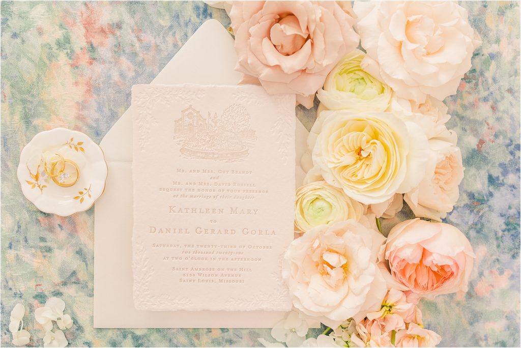 Emerson Fields Wedding Details Day | Wedding invitation + detail styling content day | Kelsey Alumbaugh Photography | #weddingdetails #emersonfieldswedding #bridaldetails