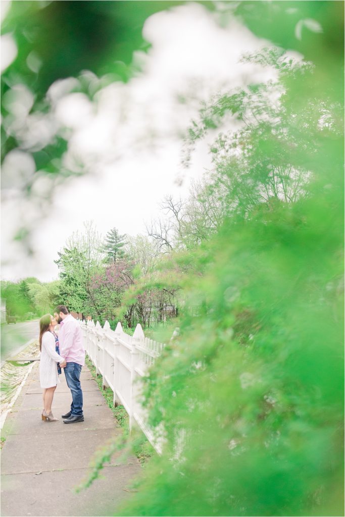 Historic Arrow Rock engagement session | Missouri wedding photographer | Clair + Taylor | Kelsey Alumbaugh Photography | #missouriweddingphotographer #midwestweddingphotographer #missouriwedding #Columbiamoweddingphotographer