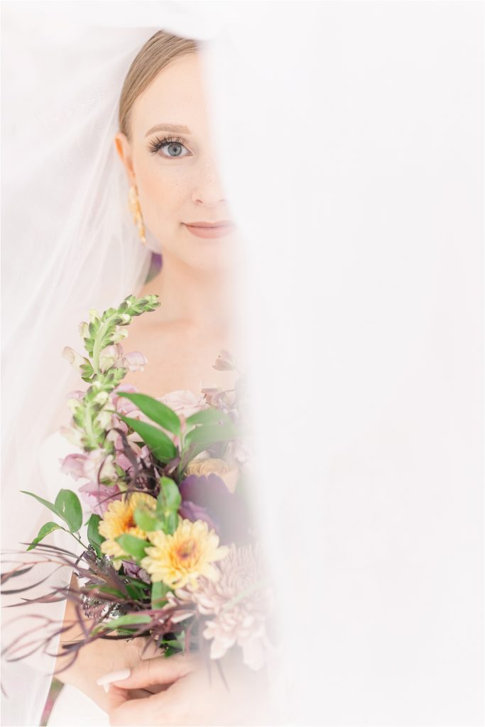 St Louis Mo luxury wedding inspiration | Missouri wedding photographer | The Content Carousel - Part 2 | Kelsey Alumbaugh Photography | #stlweddingphotographer #missouriweddingphotographer #Midwestweddingphotographer #stlwedding