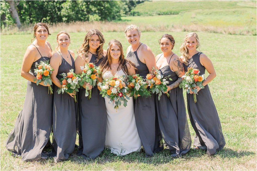 Missouri Summer Wedding | Gorgeous gray palette wedding at The Copper Penny | Clair + Taylor | Kelsey Alumbaugh Photography | #missouriweddingphotographer #missouriwedding #kansascityweddingphotographer 