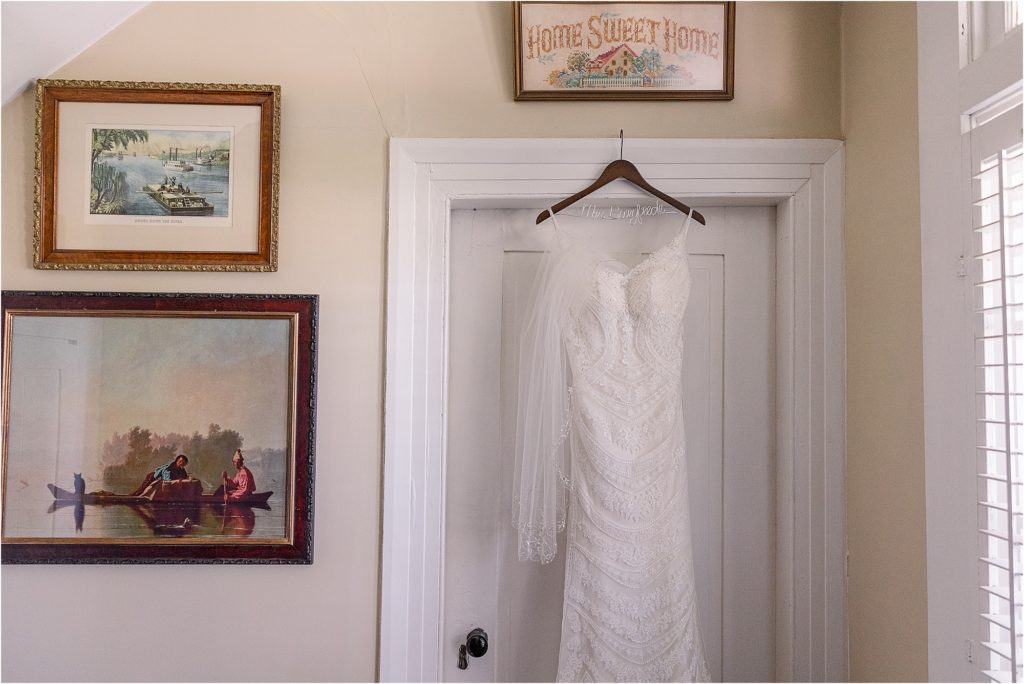 Missouri fall country wedding | Kosy Grove Farm intimate ceremony | Abby + Holden | Kelsey Alumbaugh Photography | #missouriweddingphotographer #kcwedding #missouriwedding 