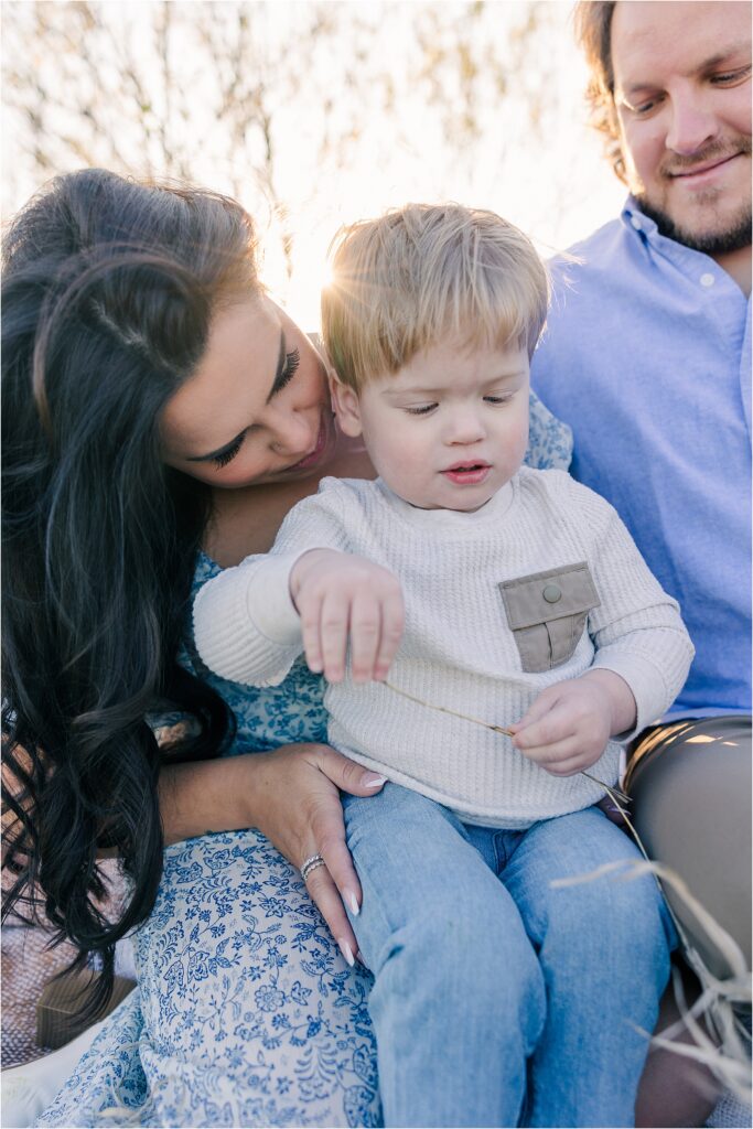 Missouri spring family photo session | Kansas City Missouri family photographer | Homfeld Family | Kelsey Alumbaugh Photography 