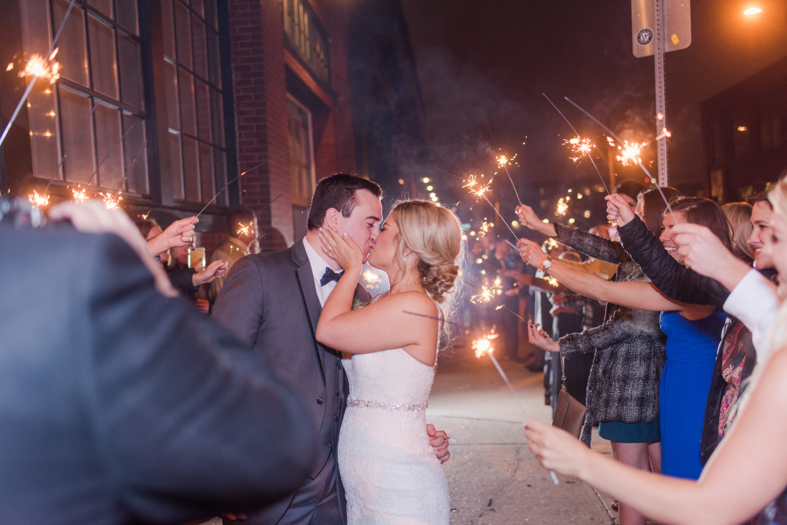 7-tips-to-nail-your-big-exit-on-your-wedding-day-missouri-wedding