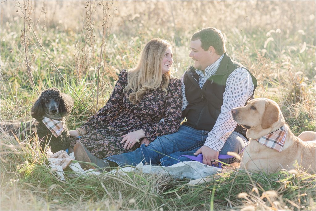 What should I bring to my photo session? | Midwest family photographer | Kelsey Alumbaugh Photography | #kcfamilyphotos #kcfamilyphotographer #kansascityfamilyphotos #familyphotos